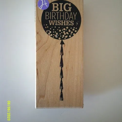 Tampon en bois et caoutchouc - modèle big birthday wishes - hampton art